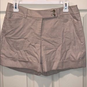 Beige/Light brown shorts